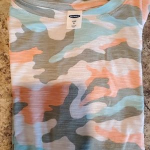 Old Navy tshirt